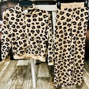 Girls Leopard Print Hoodie and Pants Set